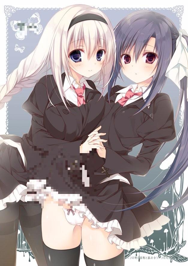 二つの蝉の屍骸と絡み合う二つの冬虫夏草